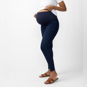 Ingrid & Isabel Everyday Maternity Jegging